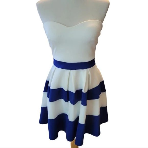 Windsor Women's White & Blue Striped Fit & Flare Strapless Dress Size Medium - Picture 5 of 7